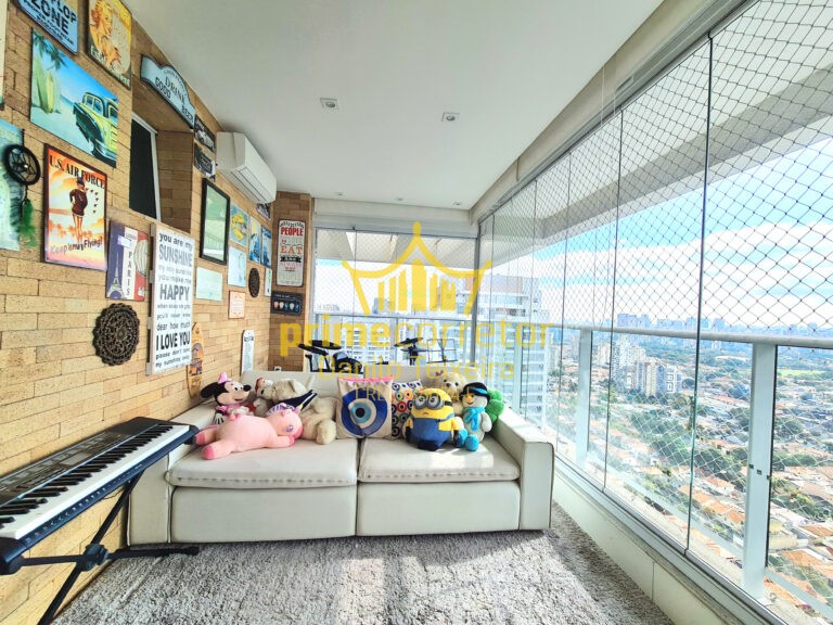 8. family room (3)